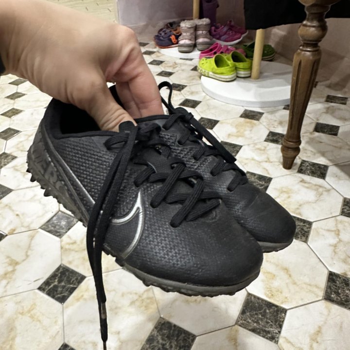 Бутсы Nike 27,5 размер