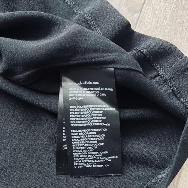 Calvin Klein маленькое черное платье размер XS
