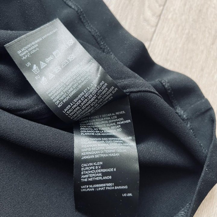 Calvin Klein маленькое черное платье размер XS