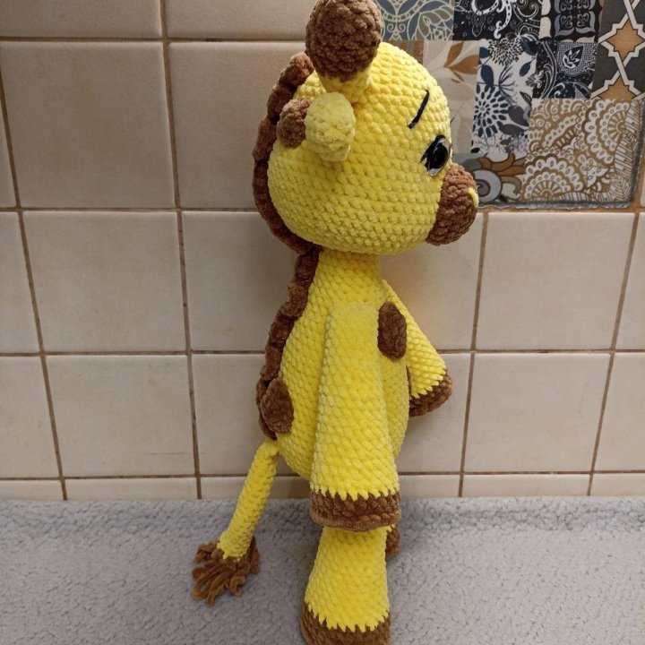 Вязанная игрушка амигуруми жираф Эллиот