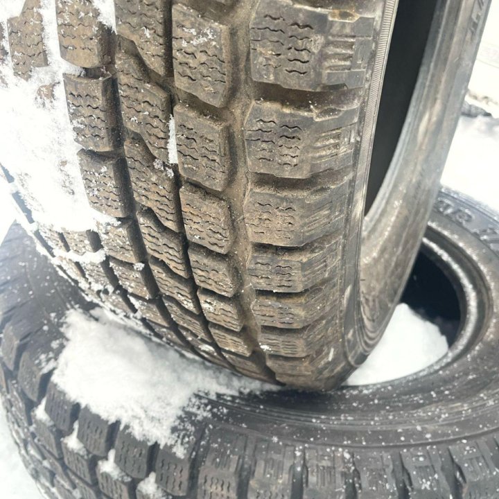 Автошины Yokohama 285/60 R18 3 шт.