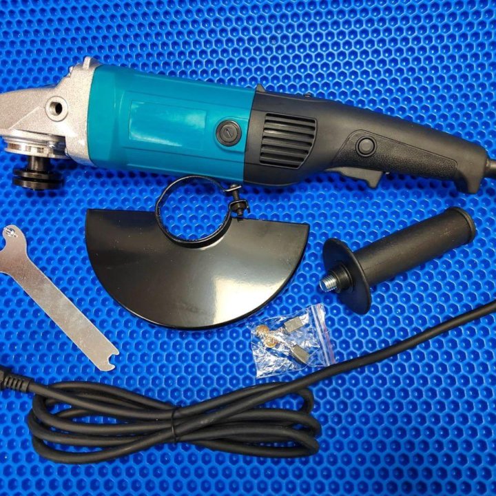 Мощная болгарка Makita М9069