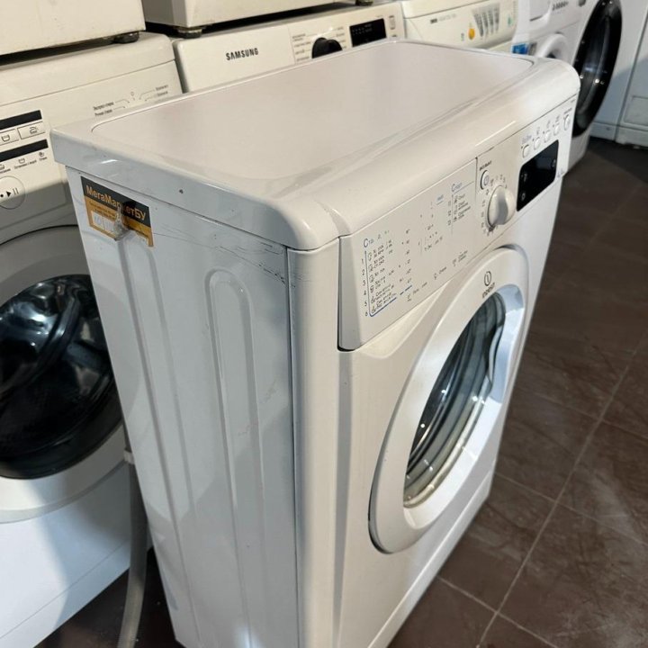 Стиральная машина б/у Indesit IWUE 4105