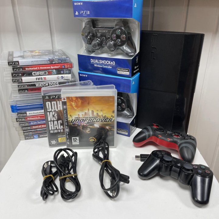 PS3 super slim 500gb 4 геймпада