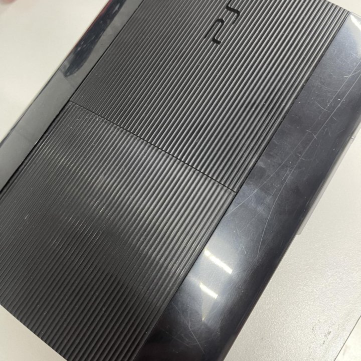 PS3 super slim 500gb 4 геймпада