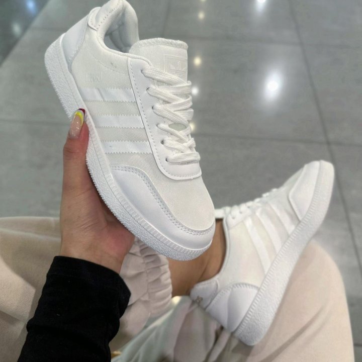 Adidas лёгкие кроссовки 36, 39