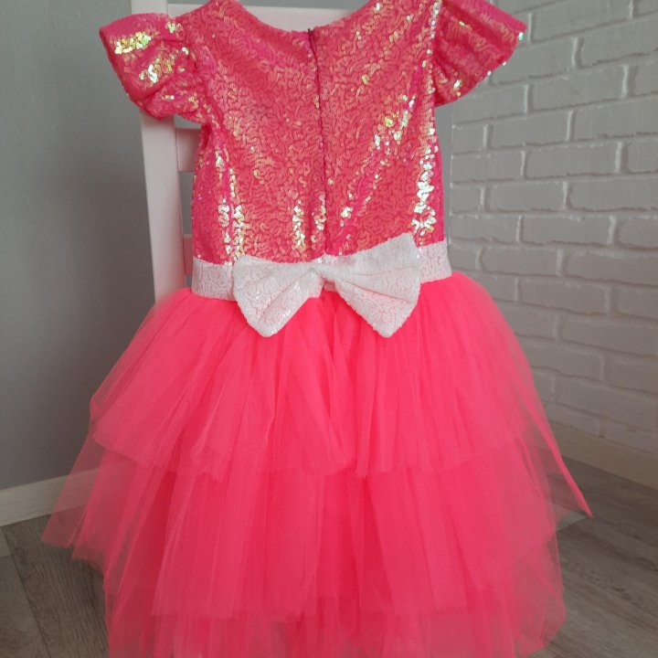 Платье р. 128.