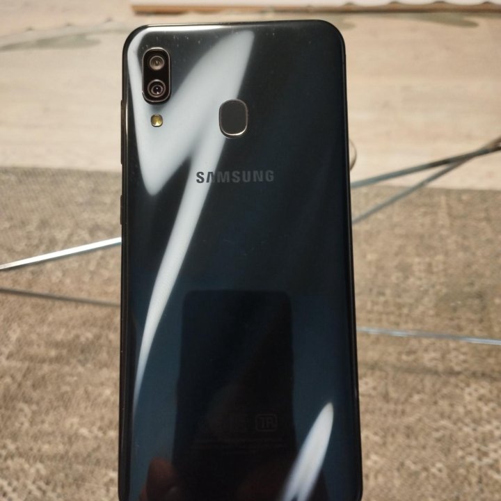 SAMSUNG Galaxy A30