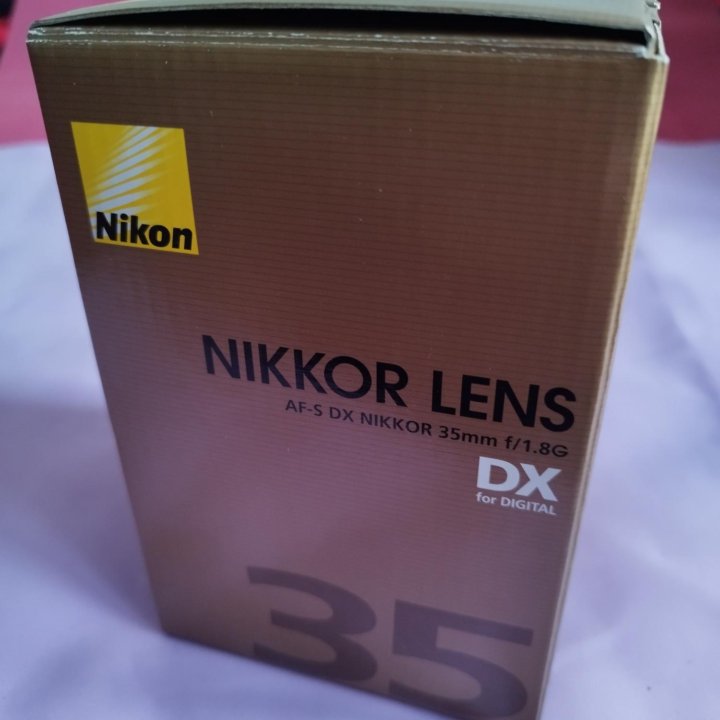 NIKKOR LENS AF-S DX 35 mm f/1.8 G