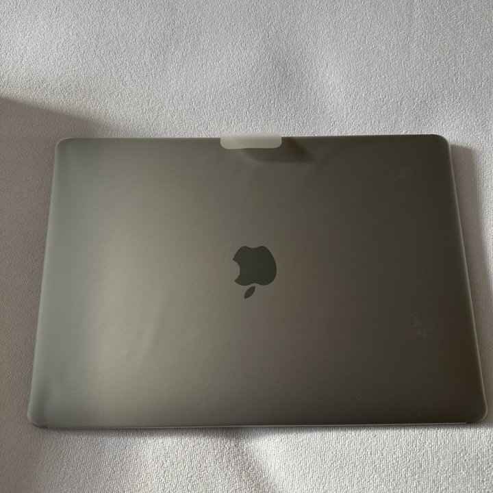 Продам MacBook Air m1 256