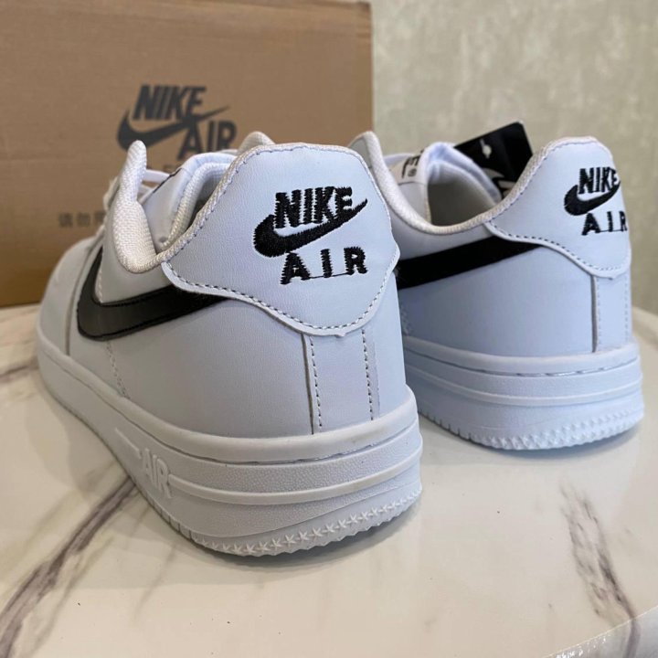 Кроссовки Nike Air Force