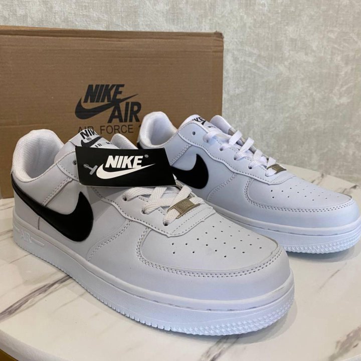 Кроссовки Nike Air Force