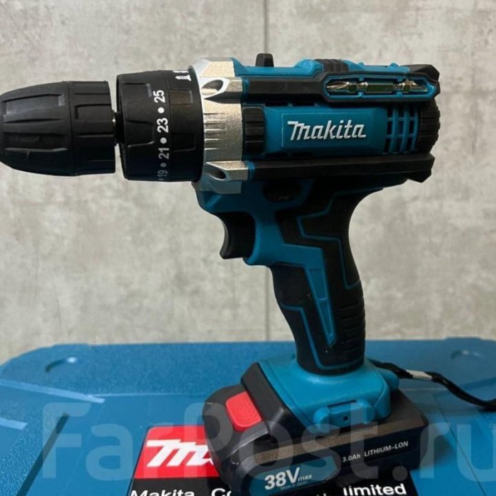 Шуруповерт Makita 38v с набором инструментов