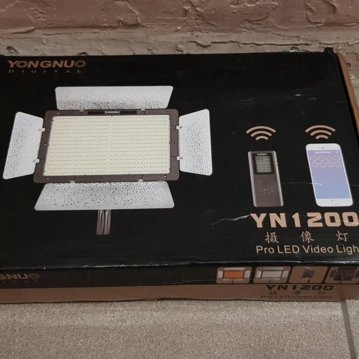 Осветитель Yongnuo YN-1200 LED 5500K