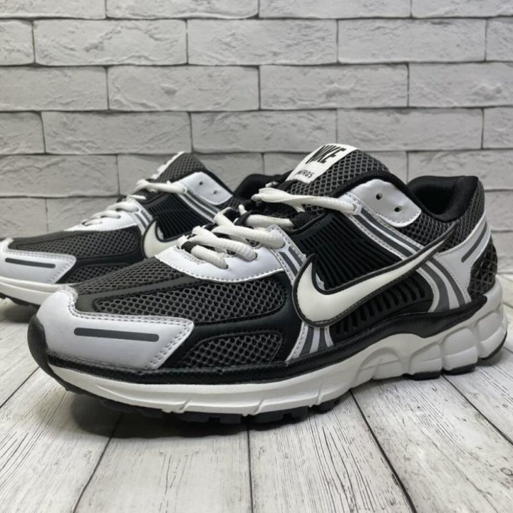 Кроссовки Nike Air Zoom Vomero 5