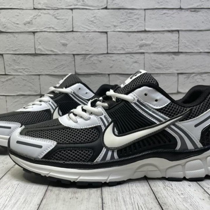 Кроссовки Nike Air Zoom Vomero 5