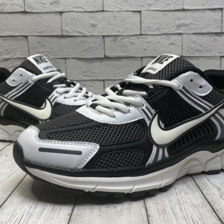 Кроссовки Nike Air Zoom Vomero 5