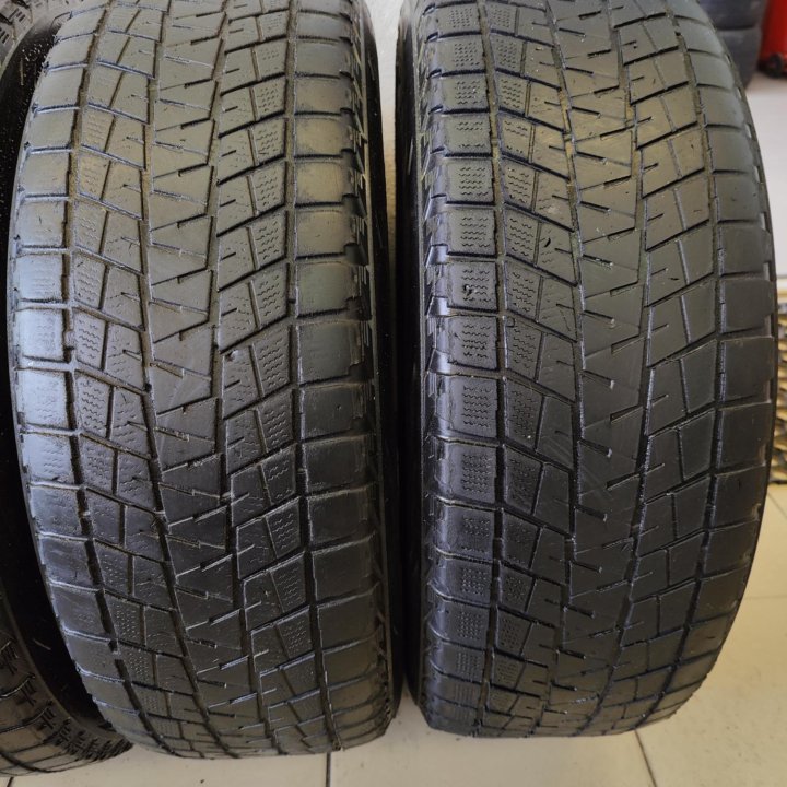 Шины Bridgestone 235/65/18 4 шт