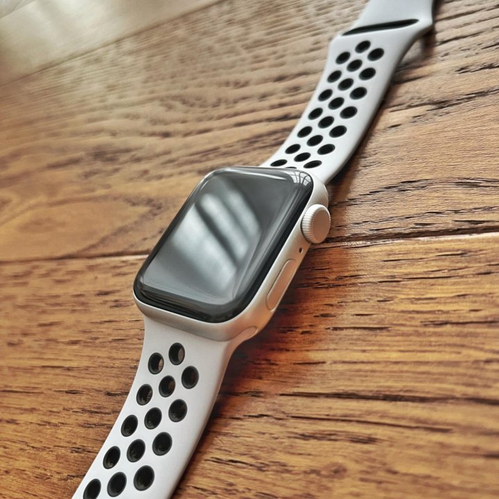 Apple Watch Nike SE 40 мм