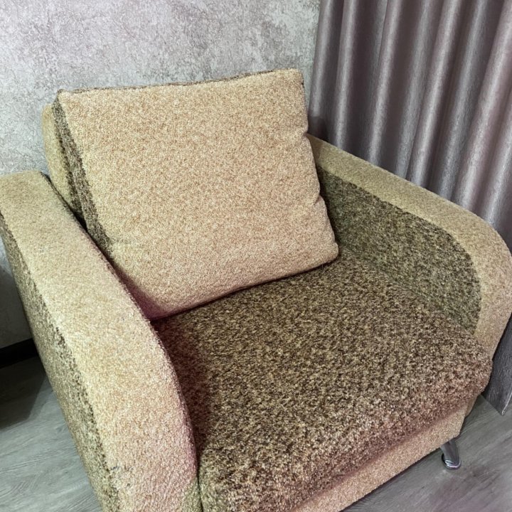 Кресло-кровать с пуфом
