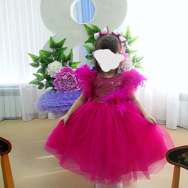 Праздничное платье для девочки 104 или 110 см
