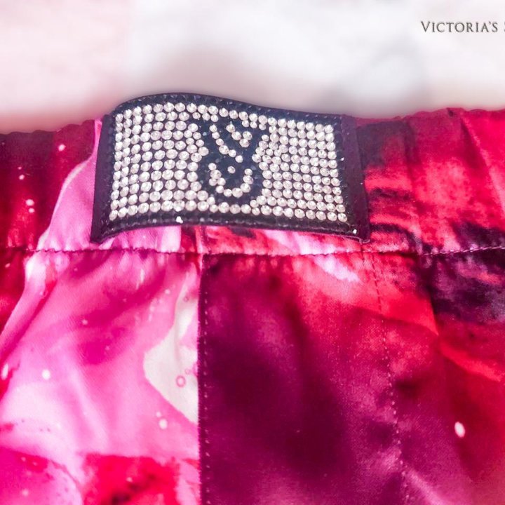 Атласные шортики класс Victoria's Secret 54-56-58