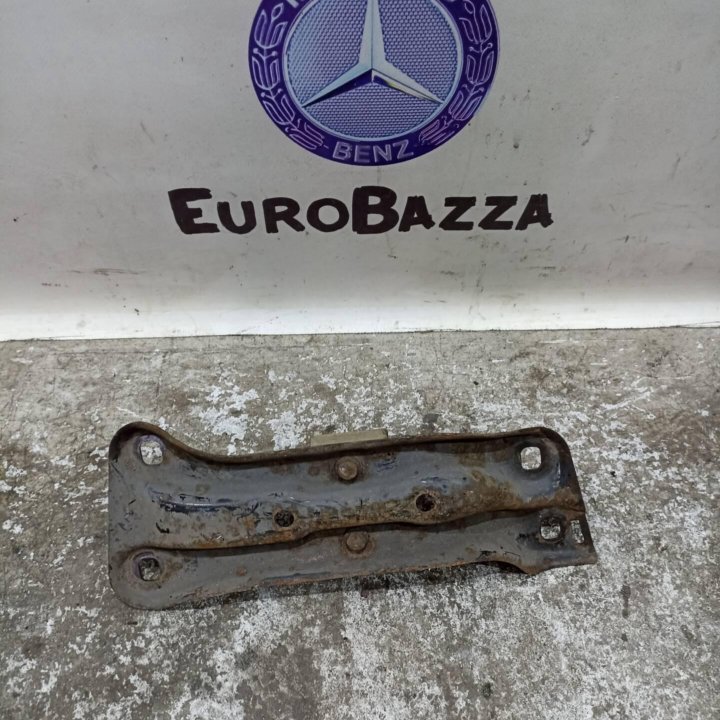 Подушка АКПП на Кронштейне Mercedes W208