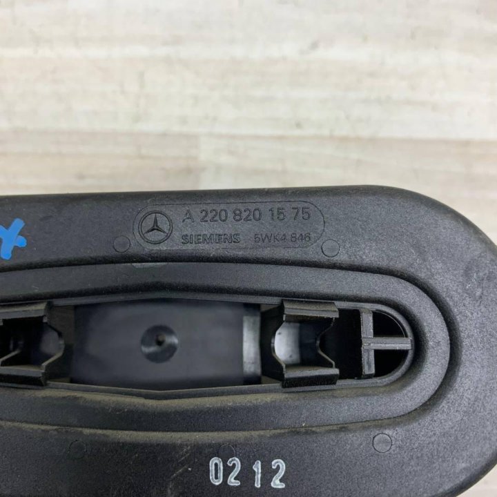 Антенна KeyLess Go правая Mercedes W220