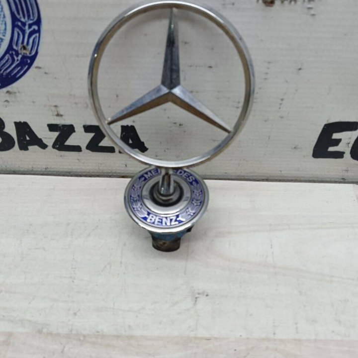 Знак в капот Mercedes W220