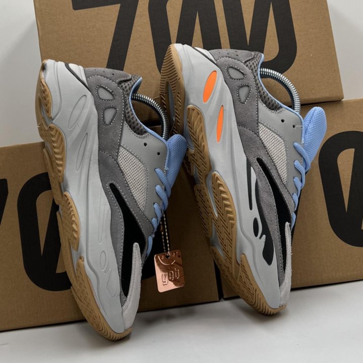 Кроссовки мужские Adidas Yeezy Boost 700