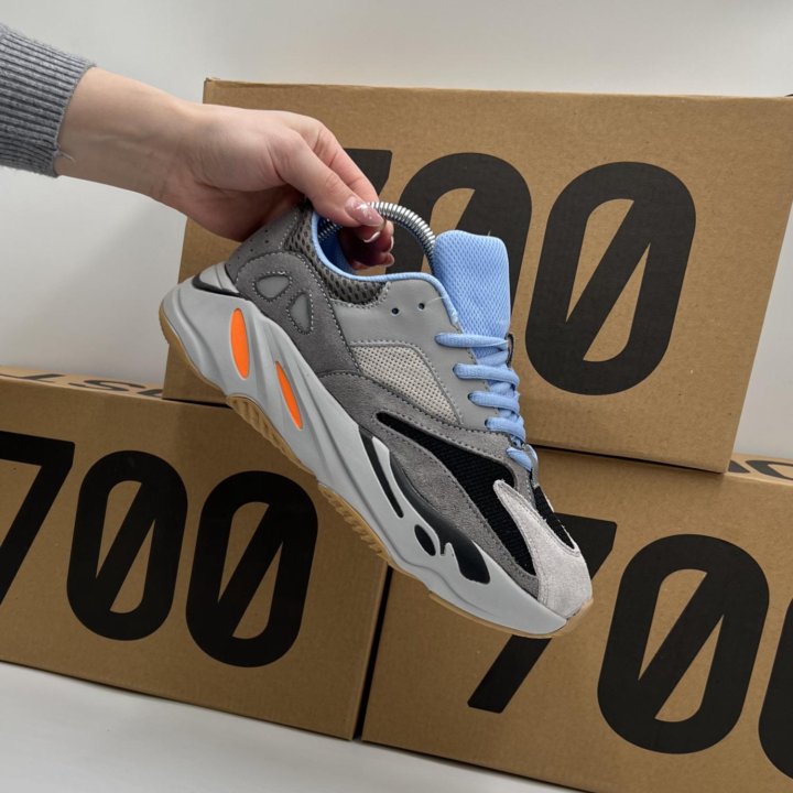 Кроссовки мужские Adidas Yeezy Boost 700