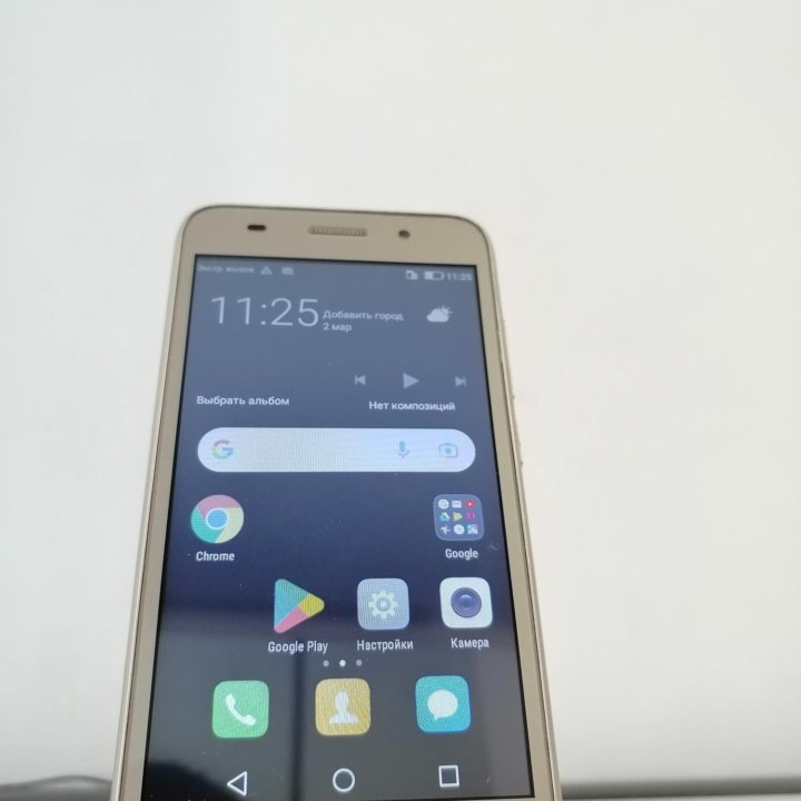 телефон Huawei Y3,