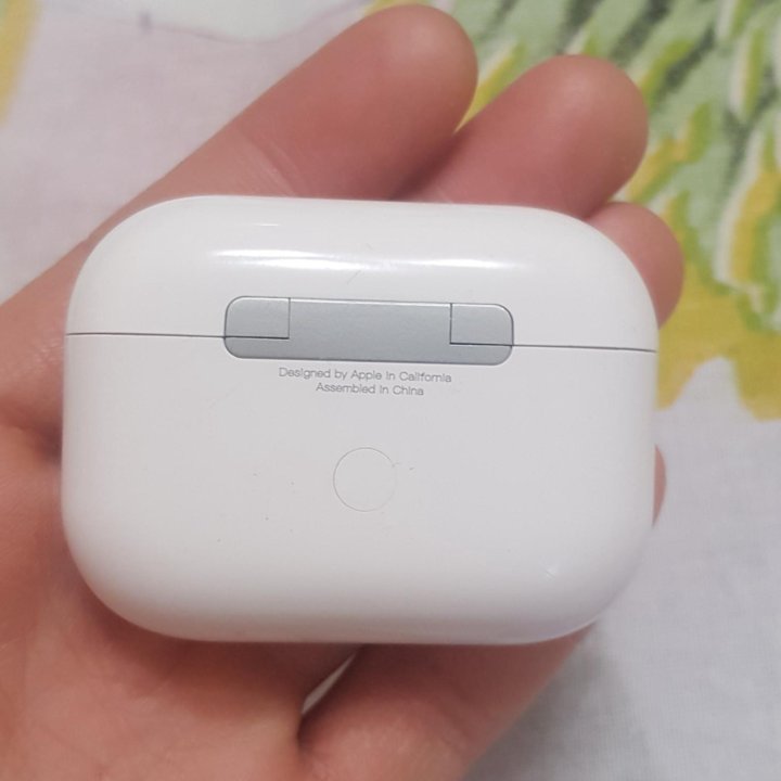 Продаю Apple Airpods PRO