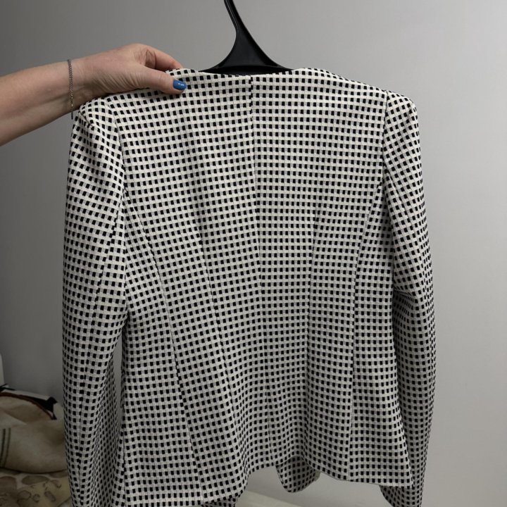 Женский пиджак 48-50 размер