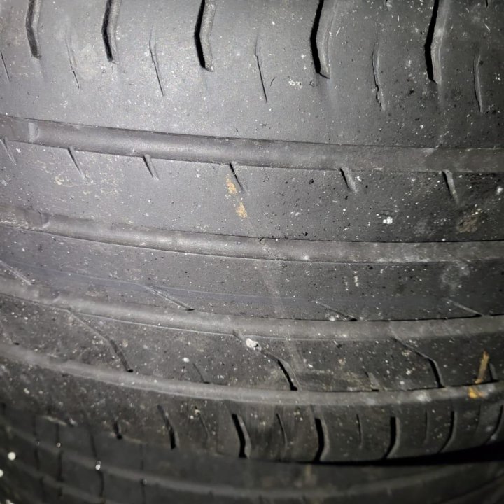 215/55r17 continental