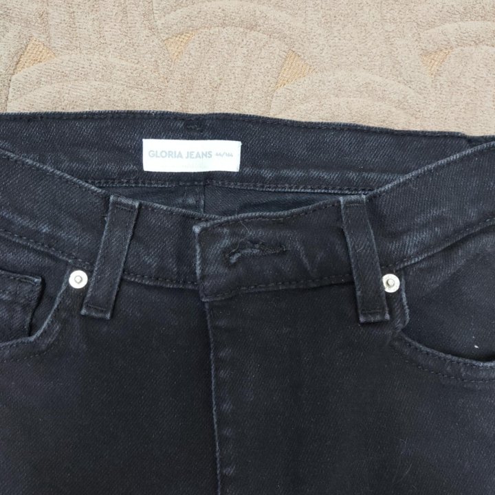 Джинсы черные