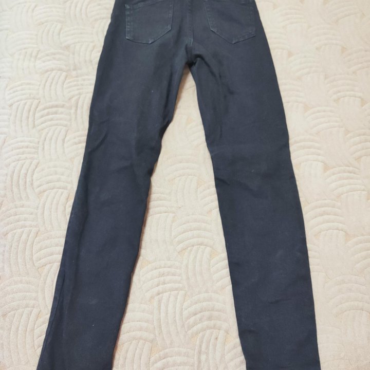 Джинсы черные