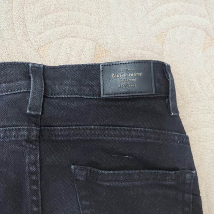 Джинсы черные