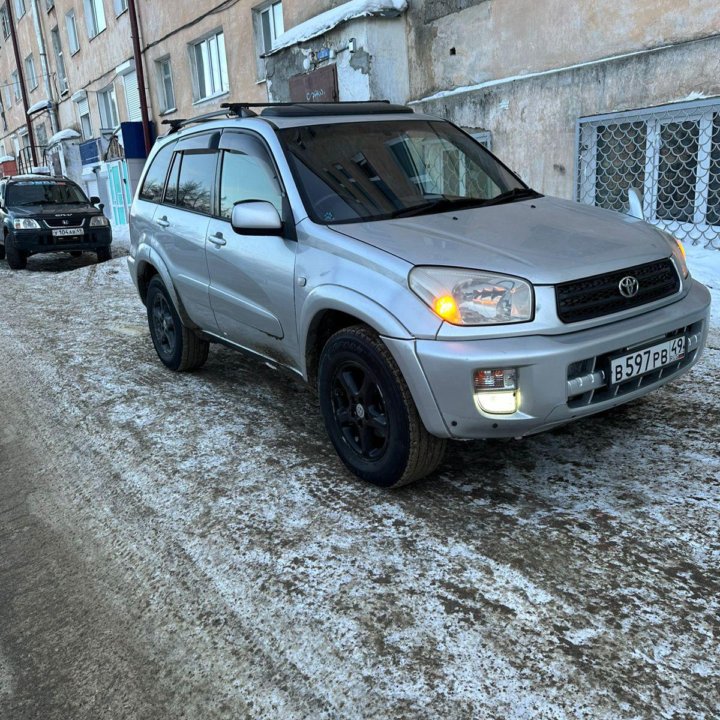 Toyota RAV4, 2000