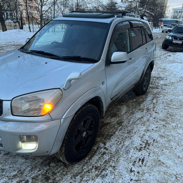 Toyota RAV4, 2000