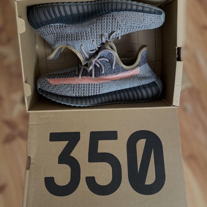 Кроссовки Adidas Yeezy Boost 350