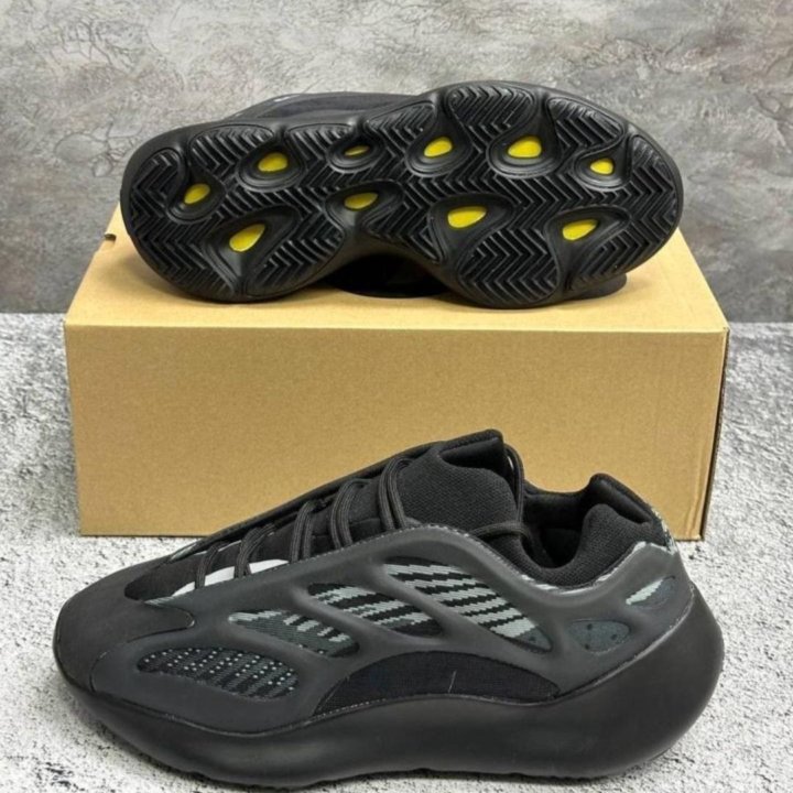 Кроссовки Adidas Yeezy Boost 700