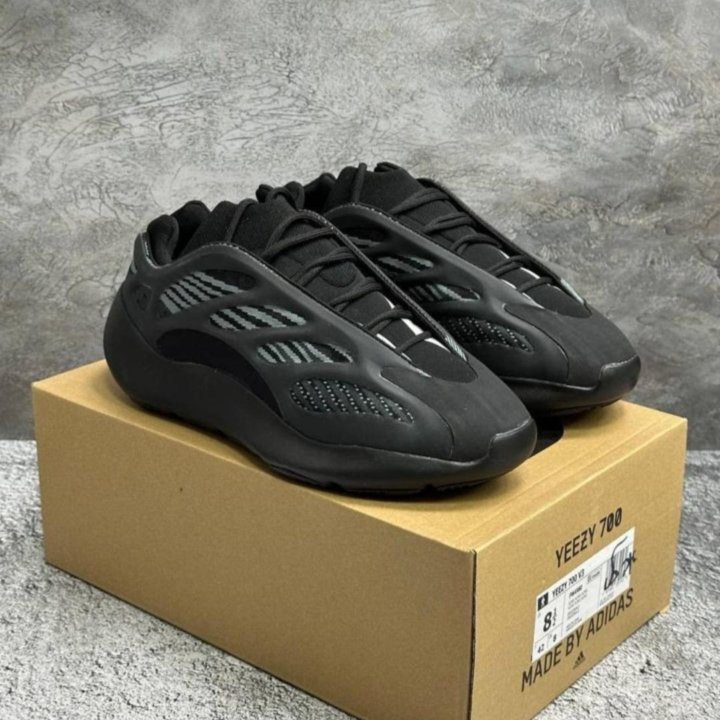 Кроссовки Adidas Yeezy Boost 700