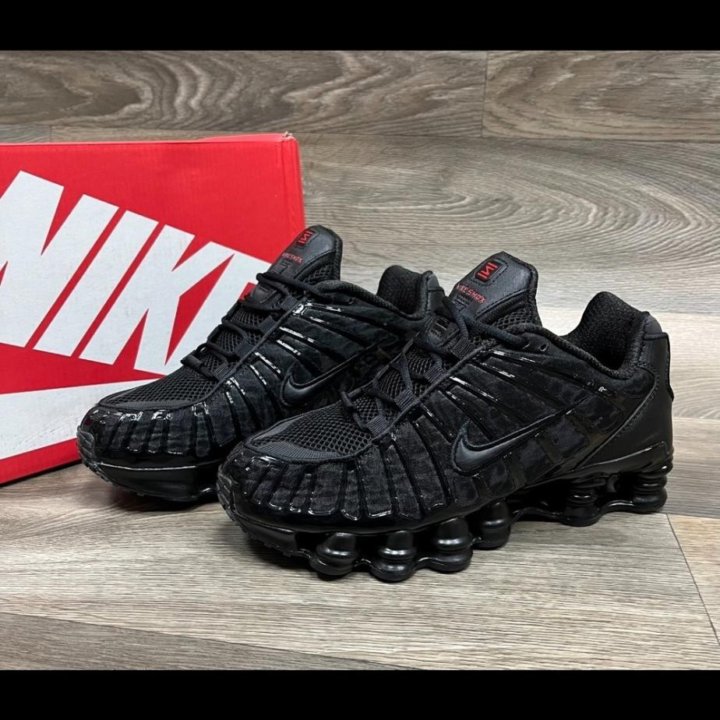 Кроссовки Nike Shox