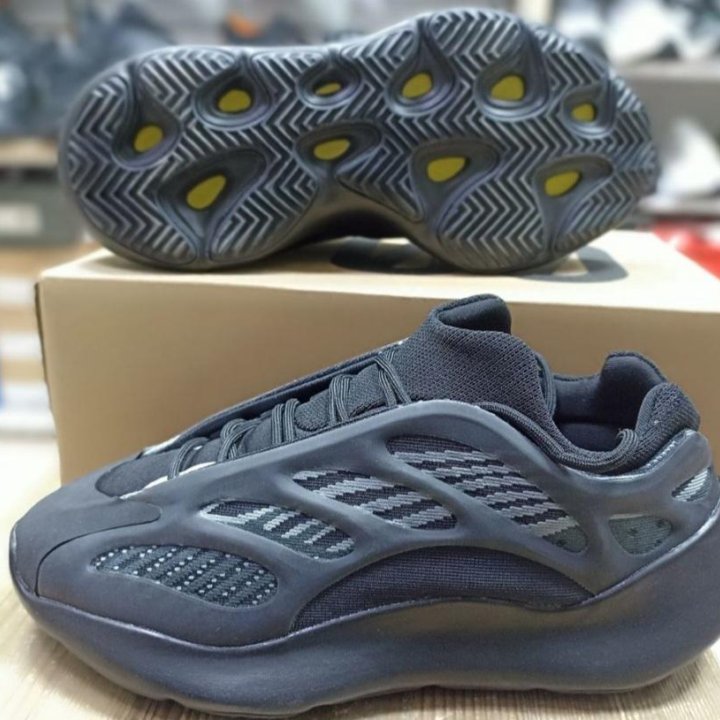 Кроссовки Adidas Yeezy Boost 700