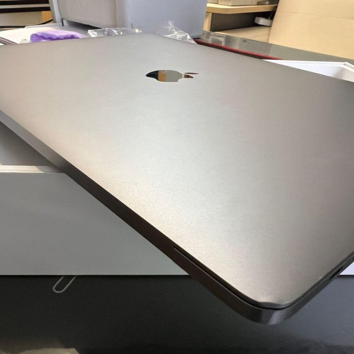 Apple MacBook Pro 15 2018 i9/32/1Tb/radeon 560x Кр