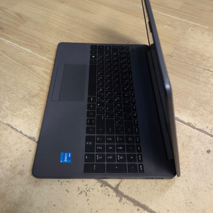 HP 250 G9 CORE I5 1235U/8gb /512gb SSD/4gb Intel x