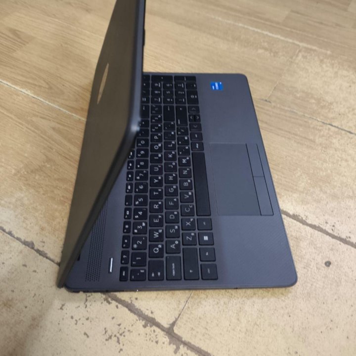 HP 250 G9 CORE I5 1235U/8gb /512gb SSD/4gb Intel x