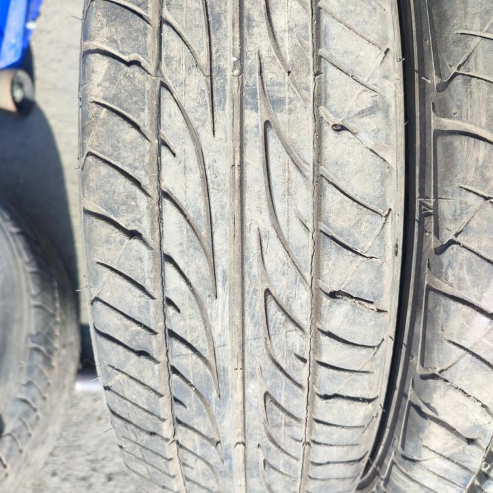 Пара шин Dunlop SP Sport LM703 175/60 R15