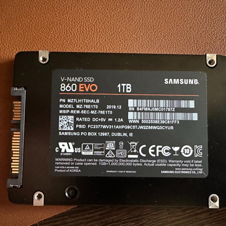 Продам SSD диск Samsung EVO 860 1 TB (SATA)